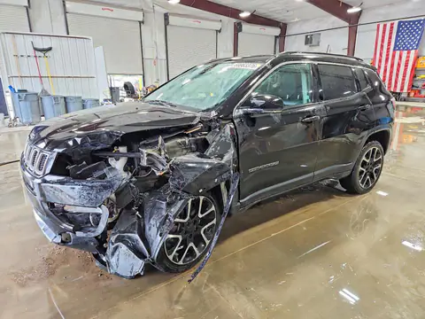 3C4NJDCB5JT336819 — 2018 Jeep Compass, Przód (Front End), zdjęć przed naprawą