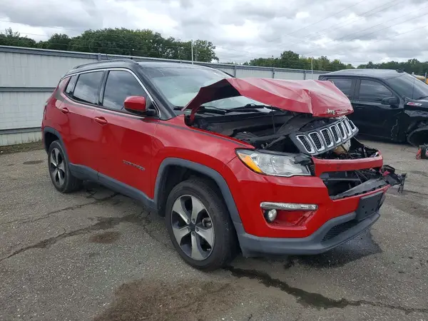 3C4NJDBB3JT131386 — 2018 Jeep Compass, фото 4 с аукциона Copart, Передняя часть