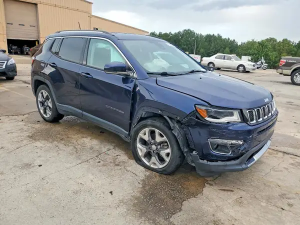 3C4NJCCB9JT358526 — 2018 Jeep Compass, photo 4 from Copart, Side