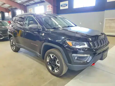 3C4NJDDB4JT129093 — 2018 Jeep Compass, foto 4 de Copart 24.09.2026, Pequeñas abolladuras y arañazos