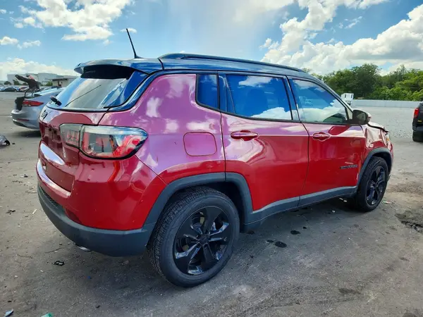 3C4NJCBB1JT324677 — 2018 Jeep Compass, photo 3 from Copart, Side