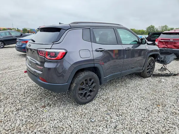 3C4NJDDB4JT441558 — 2018 Jeep Compass, photo 3 from Copart, Front end