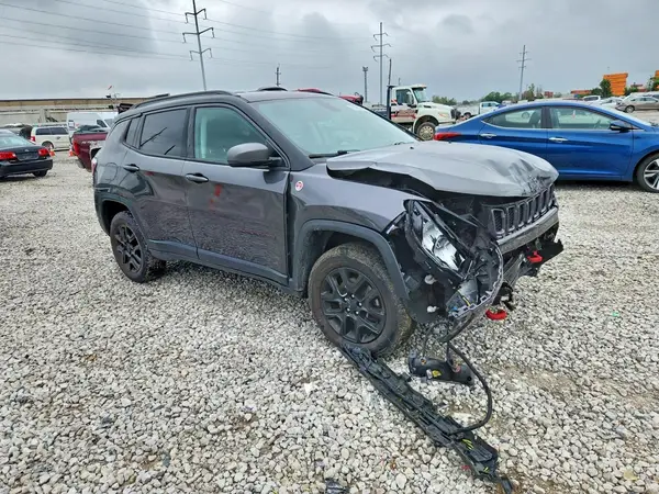 3C4NJDDB4JT441558 — 2018 Jeep Compass, photo 4 from Copart, Front end