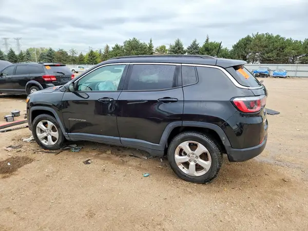 3C4NJDBB8JT480107 — 2018 Jeep Compass, фото 2 с аукциона Copart, Передняя часть