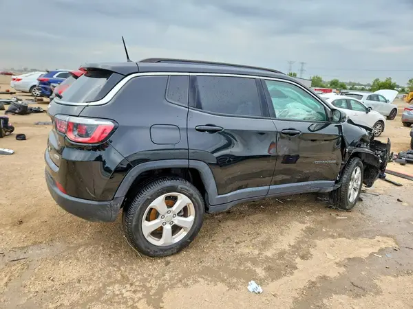 3C4NJDBB8JT480107 — 2018 Jeep Compass, фото 3 с аукциона Copart, Передняя часть