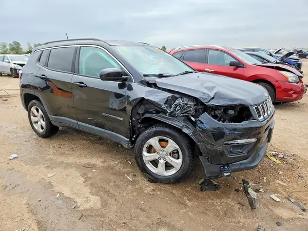 3C4NJDBB8JT480107 — 2018 Jeep Compass, фото 4 с аукциона Copart, Передняя часть