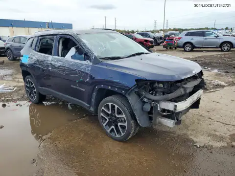 3C4NJDCB7JT342721 — 2018 Jeep Compass, zdjęcie 4 z Copart, Przód