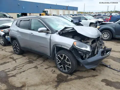3C4NJDCB2JT298434 — 2018 Jeep Compass, photo 4 from Copart, Front end