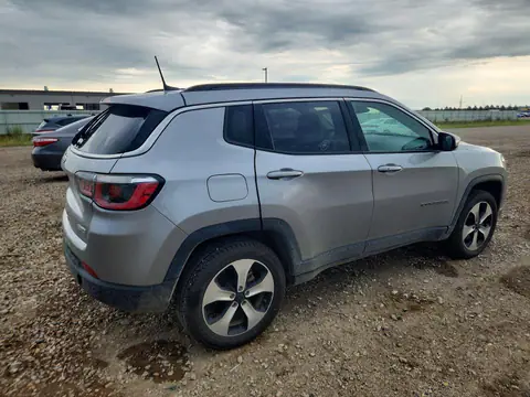 3C4NJDBB3JT104138 — 2018 Jeep Compass, ფოტო 3, Copart 26.10.2026, სეტყვა
