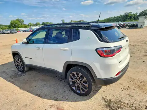 3C4NJDCB3KT712077 — 2019 Jeep Compass, фото 2 з Copart 22.09.2026, Град