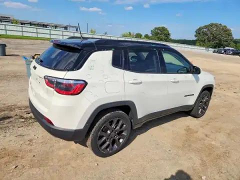 3C4NJDCB3KT712077 — 2019 Jeep Compass, фото 3 з Copart 22.09.2026, Град