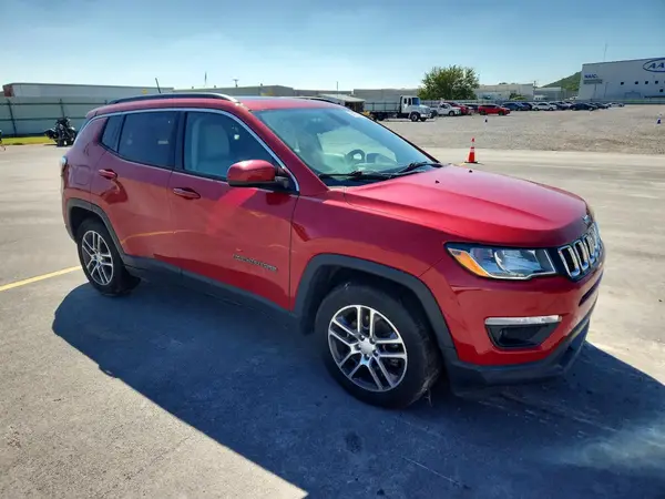 3C4NJCBB0KT692625 — 2019 Jeep Compass, zdjęcie 4 z Copart, Przód