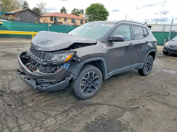 3C4NJDDB8KT617917 — 2019 Jeep Compass, Передняя часть (Front End), фото до ремонта