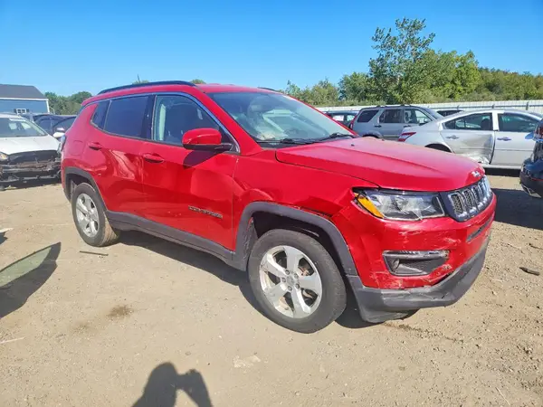 3C4NJDBB1KT689612 — 2019 Jeep Compass, zdjęcie 4 z Copart, Przód