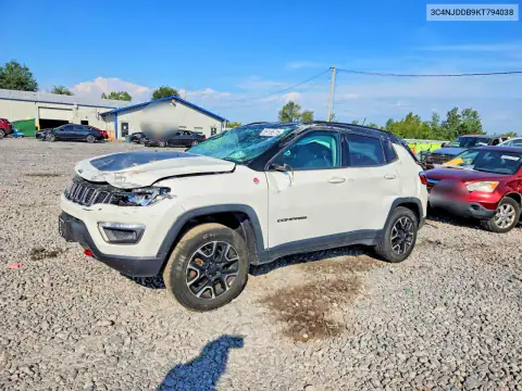 3C4NJDDB9KT794038 — 2019 Jeep Compass, გადაბრუნება, ფოტოები შეკეთებამდე