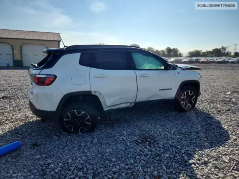 3C4NJDDB9KT794038 — 2019 Jeep Compass, foto 3 de Copart, Vuelco