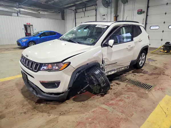 3C4NJDBB1KT600279 — 2019 Jeep Compass, Передняя часть (Front End), фото до ремонта