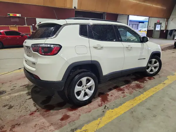 3C4NJDBB1KT600279 — 2019 Jeep Compass, фото 3 с аукциона Copart 28.09.2026, Передняя часть