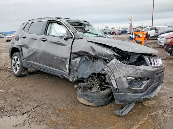 3C4NJDCB7KT638338 — 2019 Jeep Compass, photo 4 from Copart, Rollover