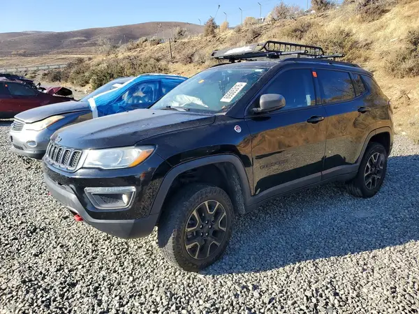 3C4NJDDB7KT752743 Jeep Compass 2019 — Side damage, before-repair photo