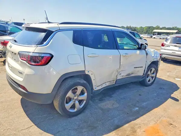 3C4NJDBB5KT641708 — 2019 Jeep Compass, фото 3 с аукциона Copart 13.10.2026, Естественный износ