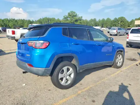 3C4NJDBB0KT670064 — 2019 Jeep Compass, zdjęcie 3 z Copart, Bok