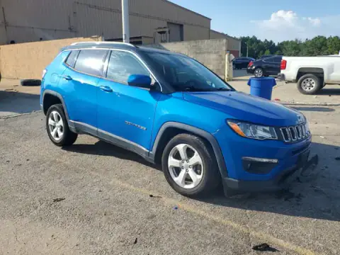 3C4NJDBB0KT670064 — 2019 Jeep Compass, zdjęcie 4 z Copart, Bok