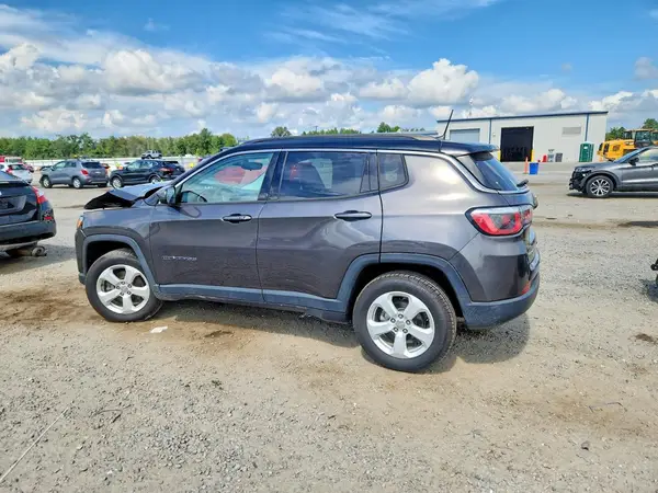 3C4NJDBB1KT735889 — 2019 Jeep Compass, фото 2 с аукциона Copart, Передняя часть