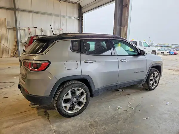 3C4NJDCB2KT790804 — 2019 Jeep Compass, фото 3 с аукциона Copart, Боковая часть