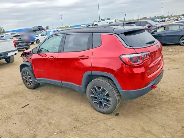 3C4NJDDB9KT668844 — 2019 Jeep Compass, фото 2 с аукциона Copart, Передняя часть