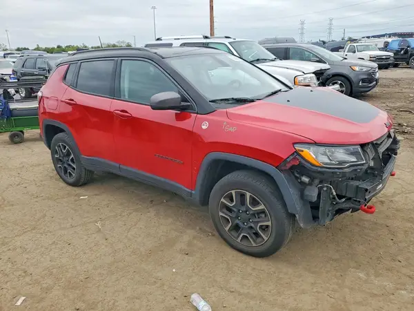 3C4NJDDB9KT668844 — 2019 Jeep Compass, фото 4 с аукциона Copart, Передняя часть