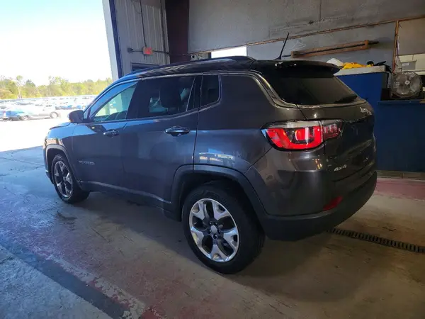 3C4NJDCB5KT752936 — 2019 Jeep Compass, zdjęcie 2 z Copart, Bok