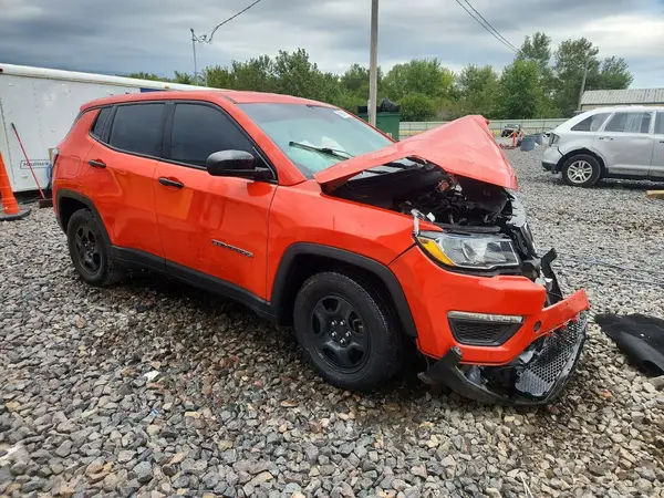 3C4NJCAB1KT658338 — 2019 Jeep Compass, фото 4 с аукциона Copart, Передняя часть