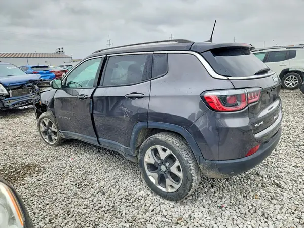 3C4NJDCB7KT729626 — 2019 Jeep Compass, zdjęcie 2 z Copart, Przód