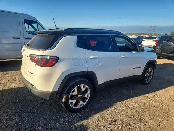 3C4NJDCB6KT639870 — 2019 Jeep Compass, zdjęcie 3 z Copart, Przód
