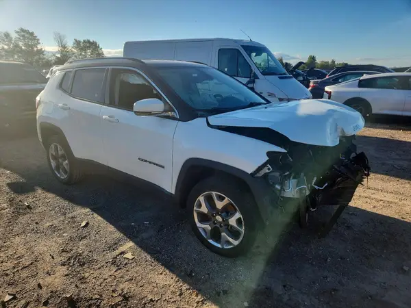 3C4NJDCB6KT639870 — 2019 Jeep Compass, zdjęcie 4 z Copart, Przód