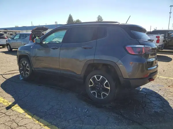 3C4NJDDB4KT780130 — 2019 Jeep Compass, photo 2 from Copart, Rear end