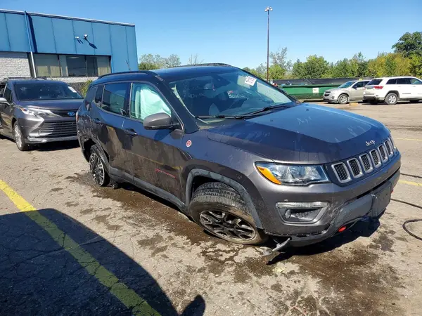 3C4NJDDB4KT780130 — 2019 Jeep Compass, photo 4 from Copart, Rear end