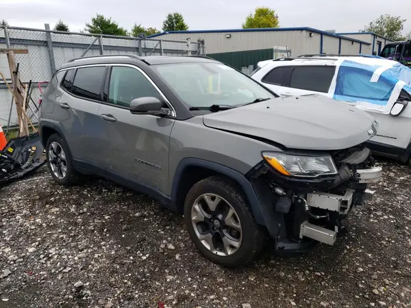 3C4NJDCB3KT690310 — 2019 Jeep Compass, zdjęcie 4 z Copart, Przód