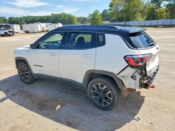 3C4NJDDB6KT671622 — 2019 Jeep Compass, photo 2 from Copart, Side
