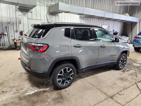 3C4NJDDB3KT846439 — 2019 Jeep Compass, ფოტო 3, Copart, წინა ნაწილი