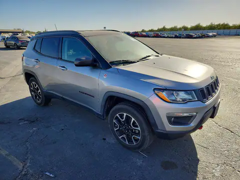 3C4NJDDB6KT795910 — 2019 Jeep Compass, фото 4 с аукциона Copart 26.10.2026, пожар двигателя