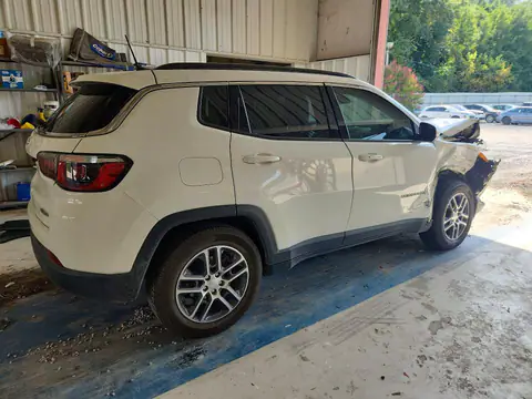 3C4NJCBB7LT150827 — 2020 Jeep Compass, photo 3 from Copart 21.10.2026, Front end