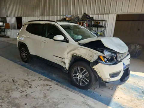 3C4NJCBB7LT150827 — 2020 Jeep Compass, photo 4 from Copart 21.10.2026, Front end
