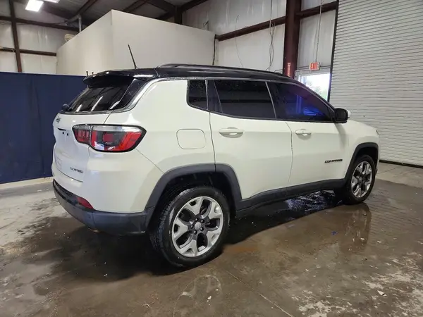 3C4NJDCB7LT131957 — 2020 Jeep Compass, фото 3 с аукциона Copart 06.10.2026, Механические повреждения