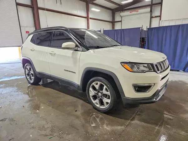 3C4NJDCB7LT131957 — 2020 Jeep Compass, фото 4 с аукциона Copart 06.10.2026, Механические повреждения