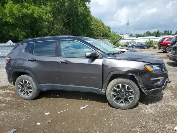 3C4NJDDB6LT156539 — 2020 Jeep Compass, фото 4 с аукциона Copart 01.10.2026, Повреждения снизу