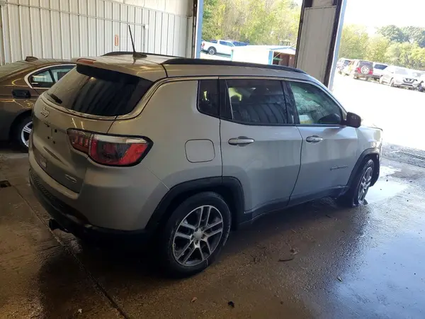 3C4NJCBB7LT162055 — 2020 Jeep Compass, photo 3 from Copart, Rollover