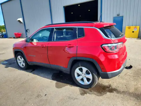 3C4NJCBBXLT166116 — 2020 Jeep Compass, zdjęcie 2 z Copart 12.10.2026, Drobne wgniecenia i rysy