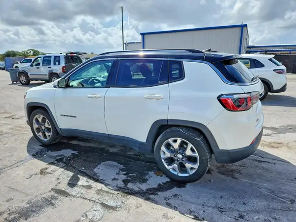 3C4NJCCB1LT165886 — 2020 Jeep Compass, photo 2 from Copart, Front end